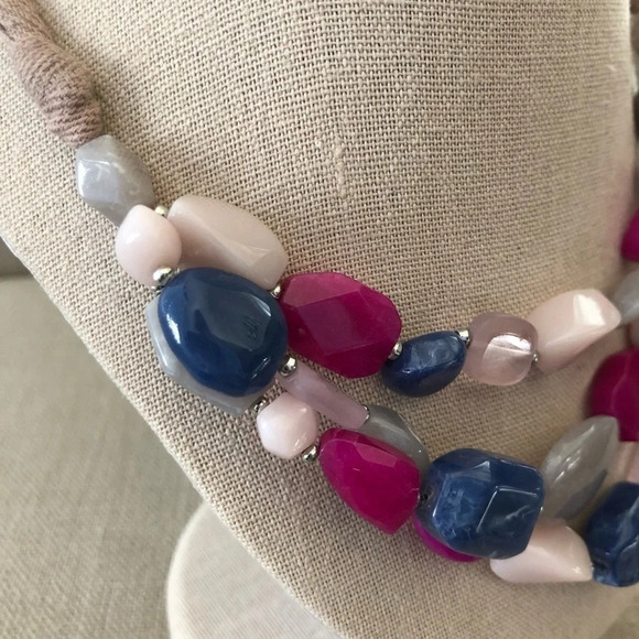 Loft Silver Tone Triple Strand Plastic Beaded Necklace Gray Pink Blue Fashion - Picture 2 of 3